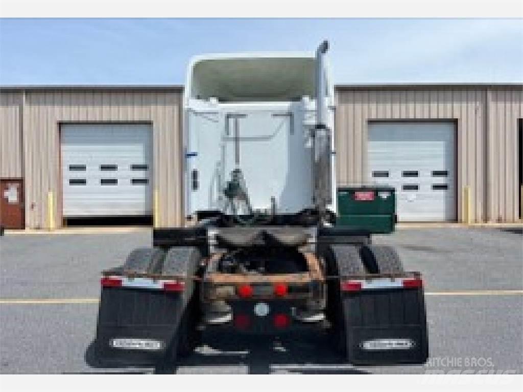 Freightliner CL112G Trekkvogner