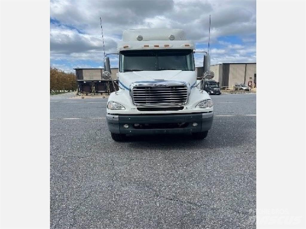 Freightliner CL112G Trekkvogner