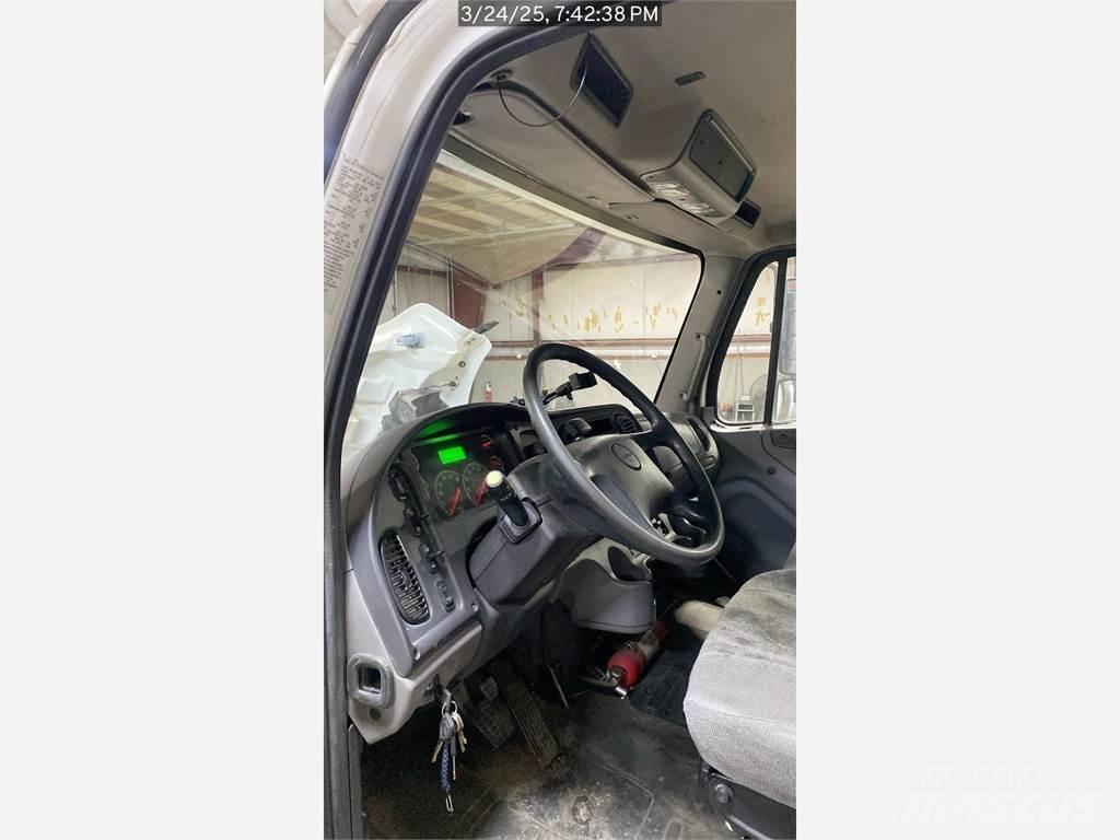 Freightliner M2 Skapbiler Frys/kjøl/varme