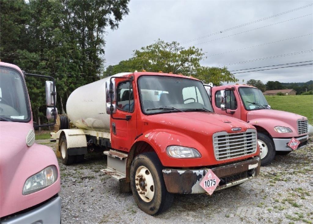 Freightliner M2 Andre lastebiler