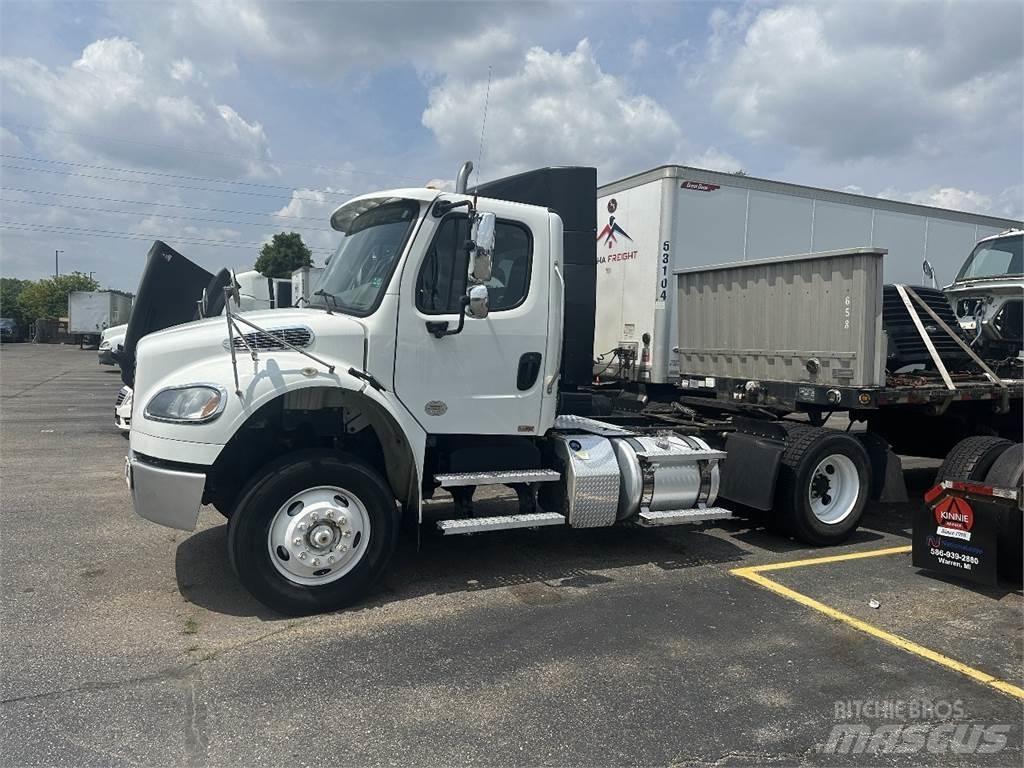 Freightliner M2 106 Trekkvogner