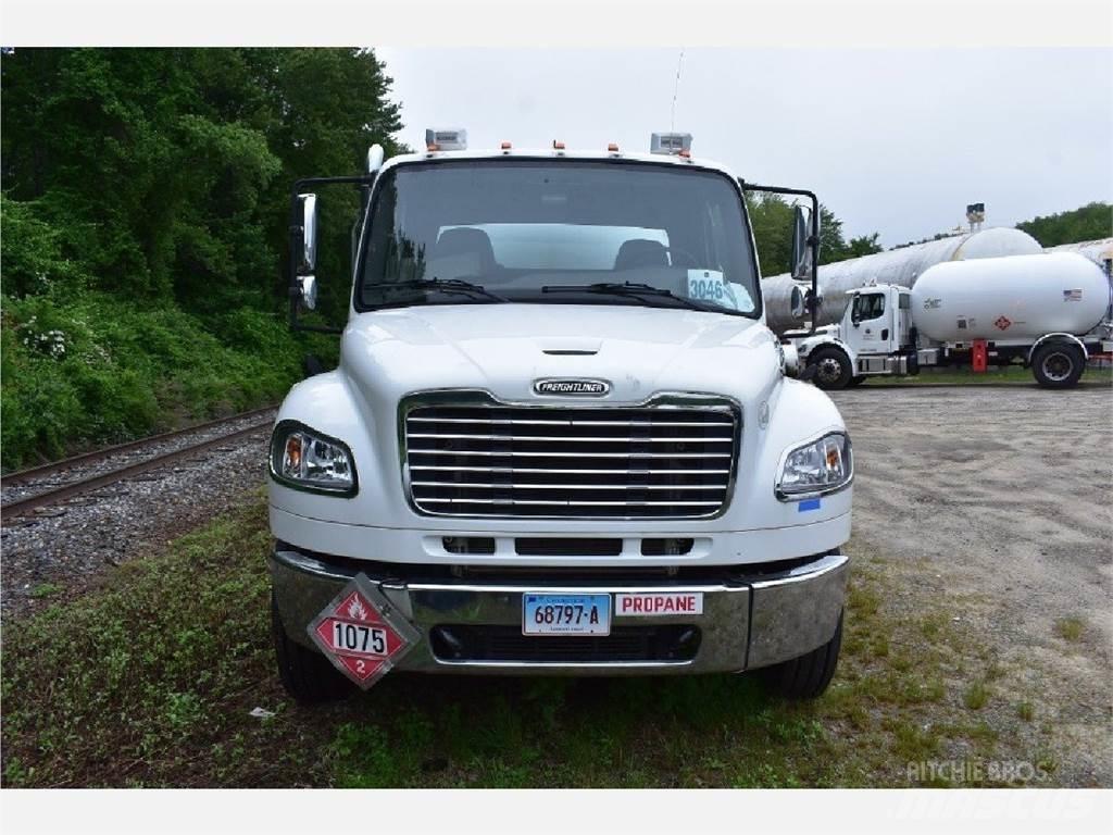 Freightliner M2-106 Andre lastebiler