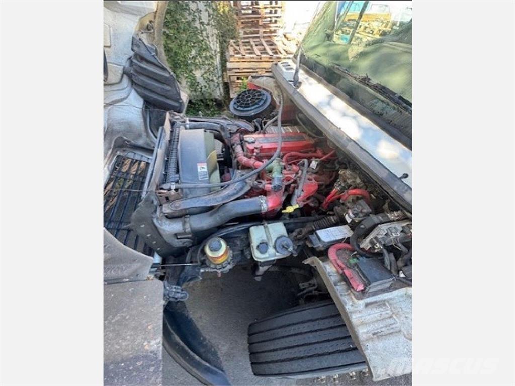 Freightliner M2 106 Skapbiler