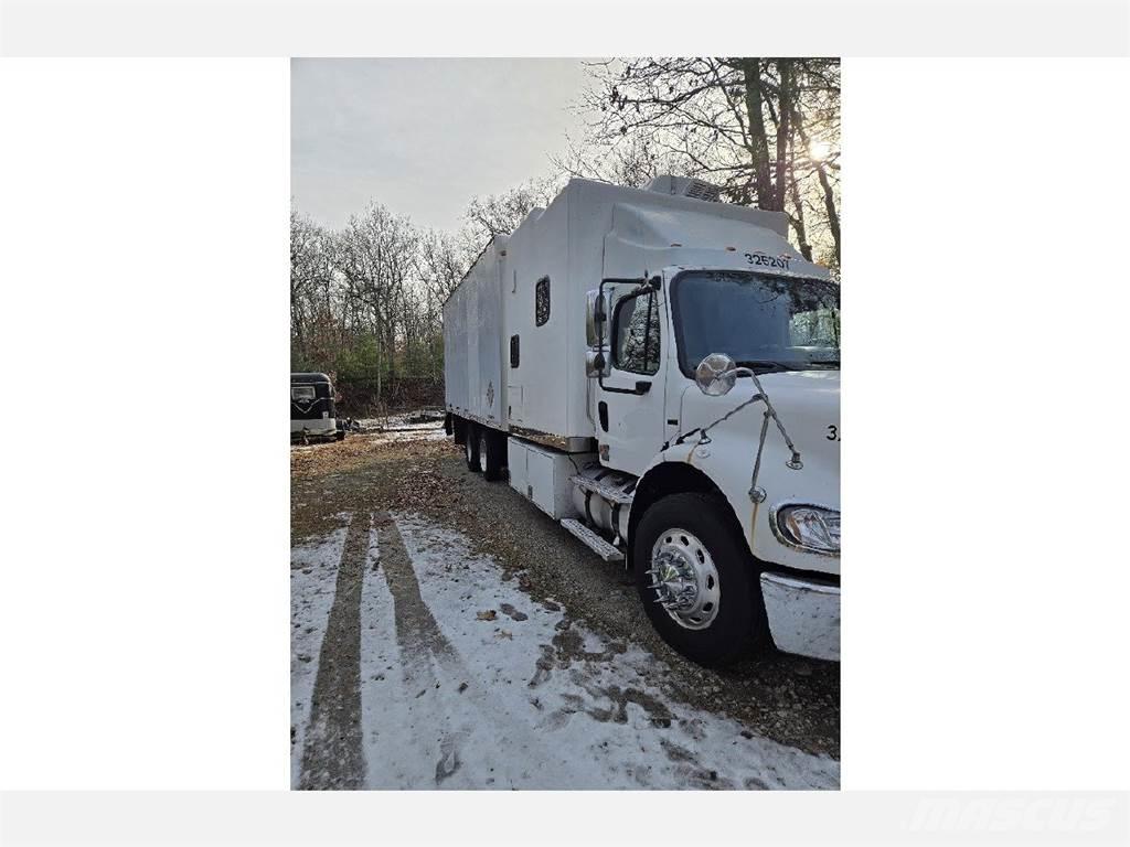 Freightliner M2-112 Skapbiler