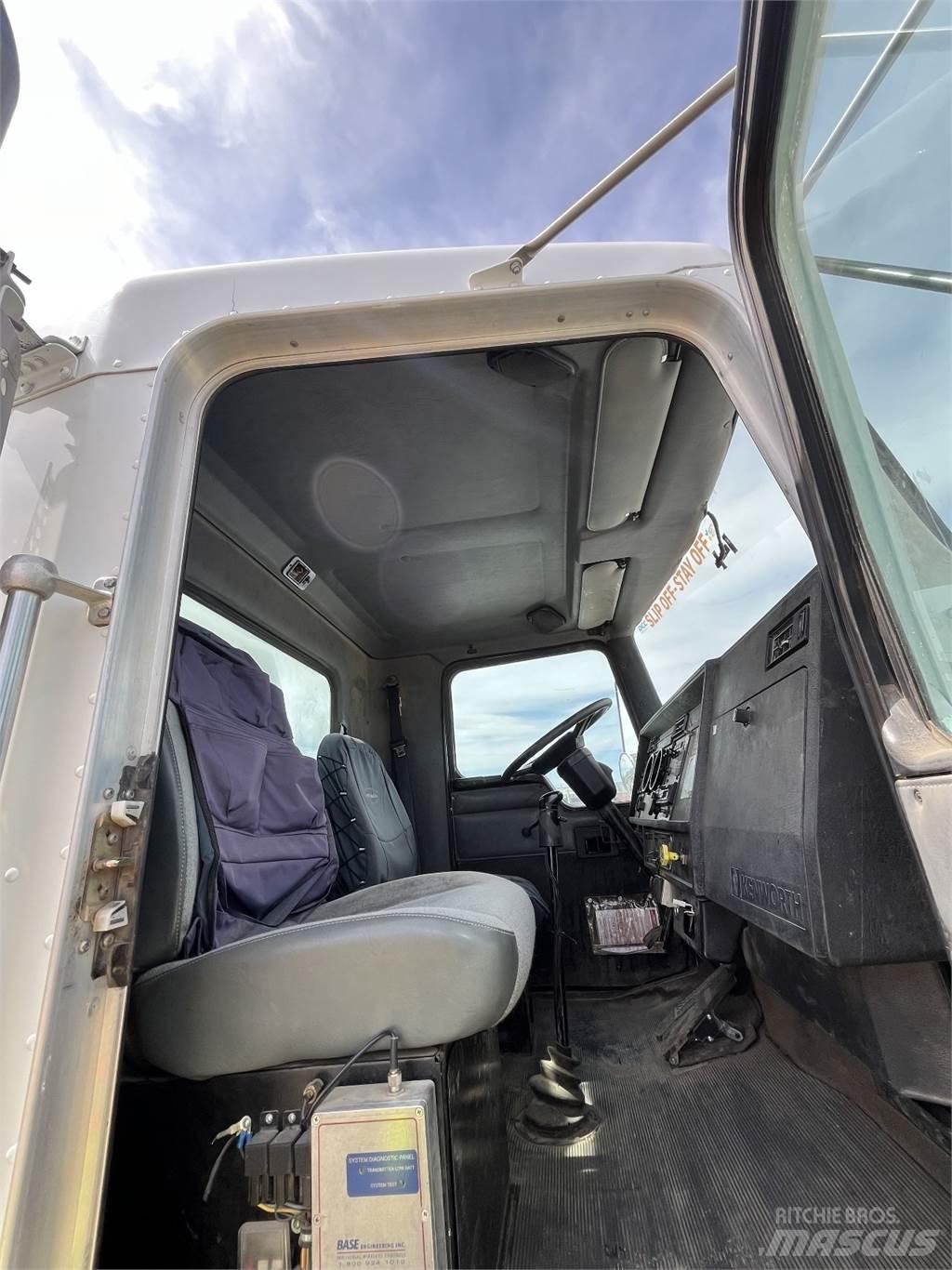 Kenworth T300 Andre lastebiler