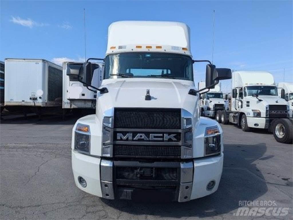 Mack AN64T Trekkvogner