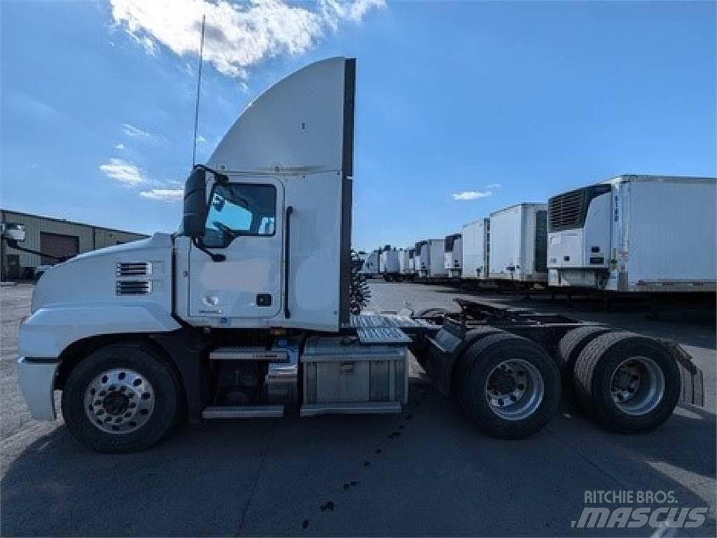 Mack AN64T Trekkvogner