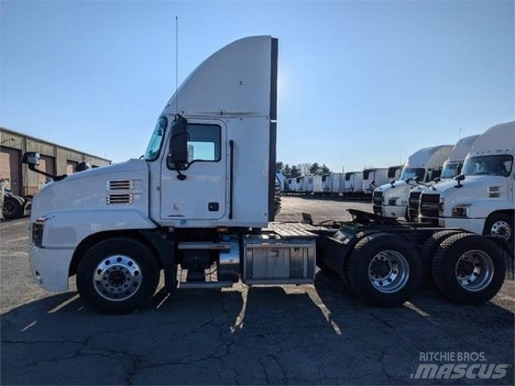 Mack AN64T Trekkvogner