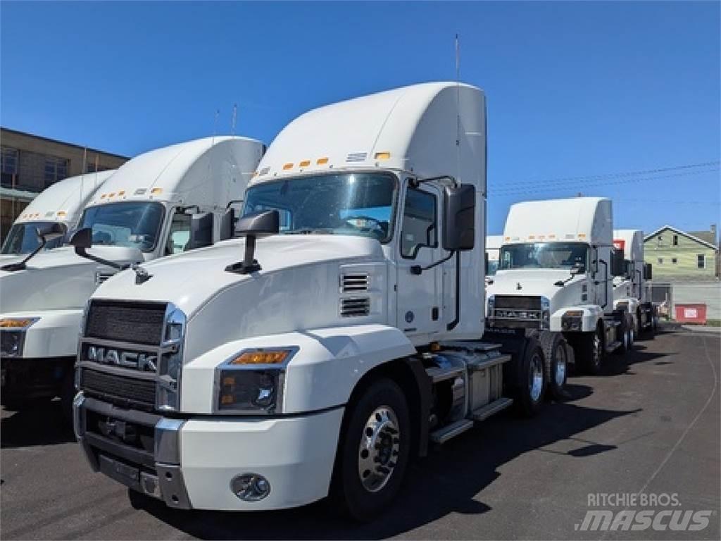 Mack AN64T Trekkvogner