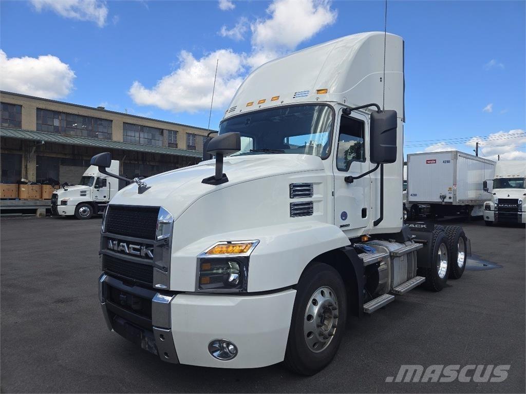 Mack AN64T Trekkvogner