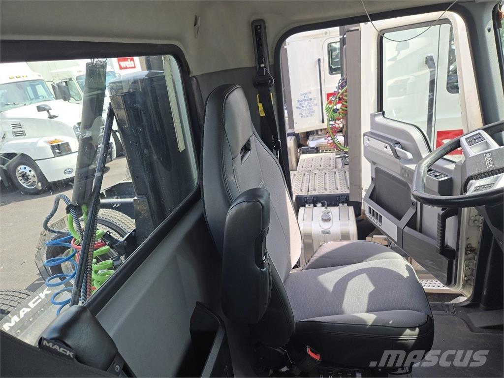 Mack AN64T Trekkvogner