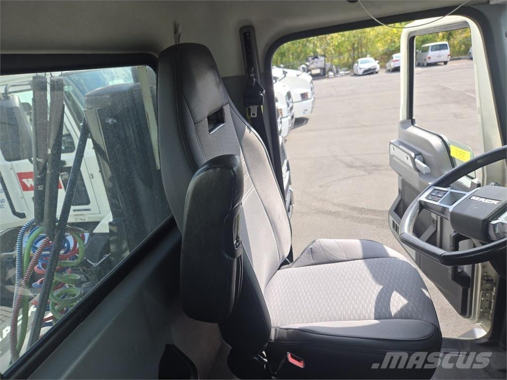 Mack AN64T Trekkvogner