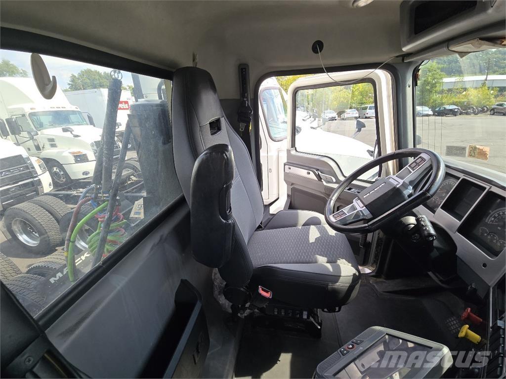 Mack AN64T Trekkvogner