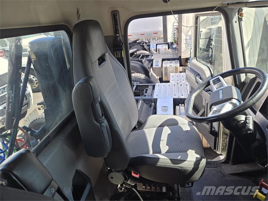 Mack AN64T Trekkvogner