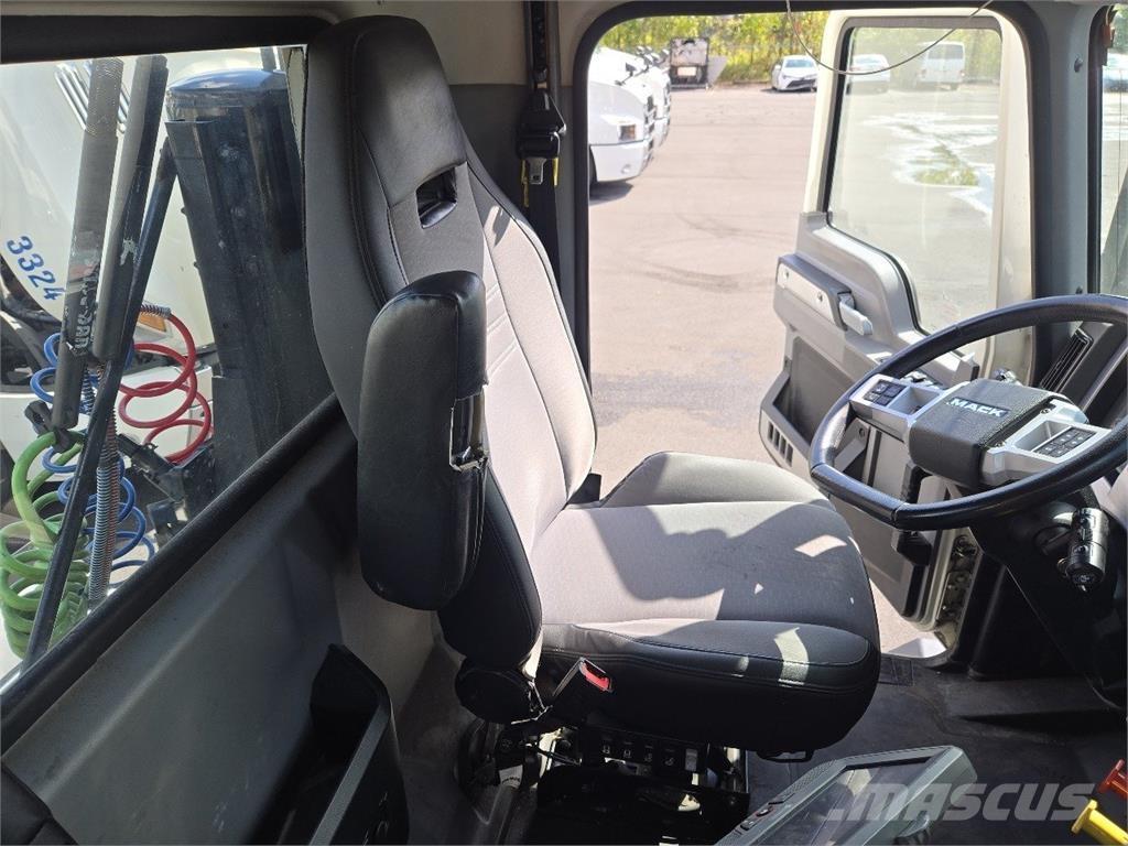 Mack AN64T Trekkvogner