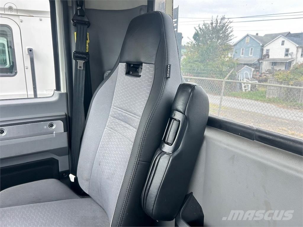 Mack AN64T Trekkvogner