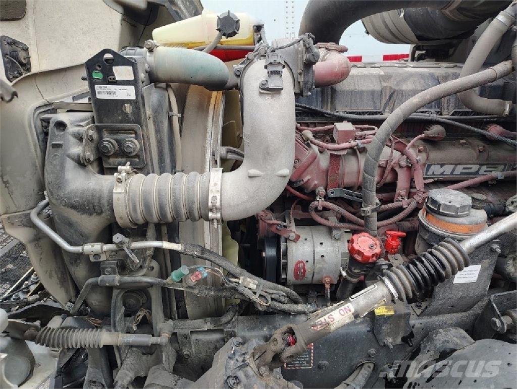 Mack Anthem 64T Trekkvogner