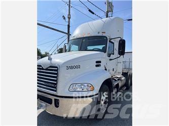 Mack CXU613 Trekkvogner