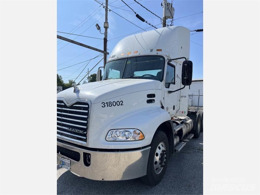 Mack CXU613 Trekkvogner