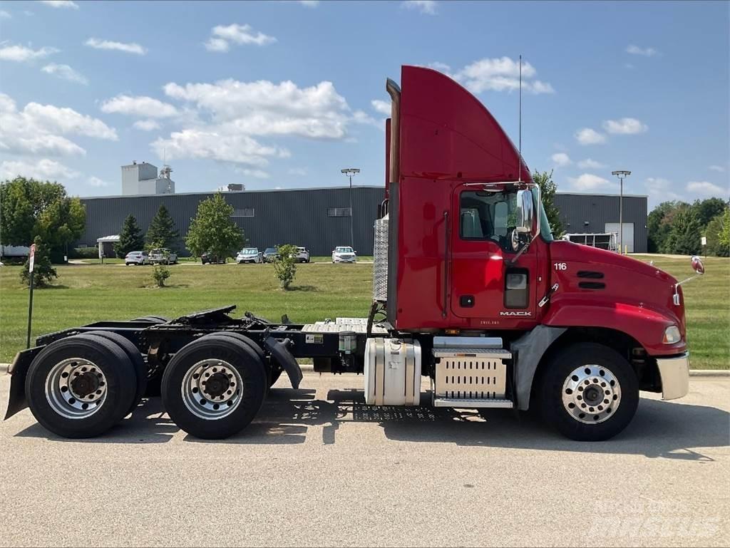 Mack CXU613 Trekkvogner