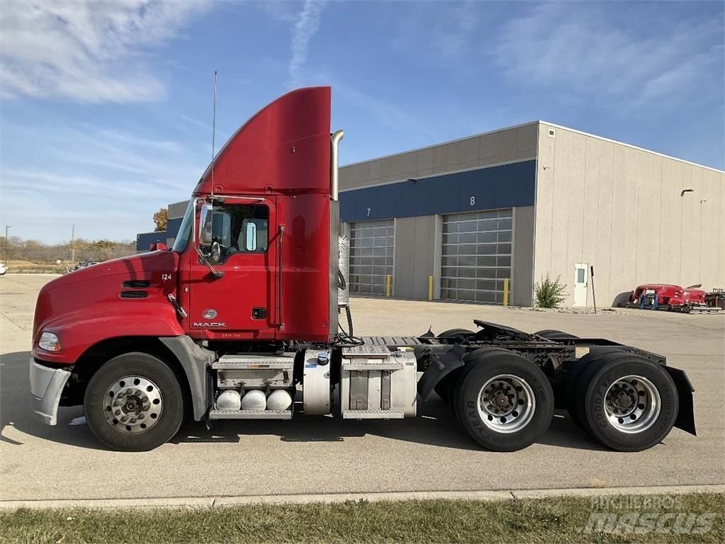 Mack CXU613 Trekkvogner
