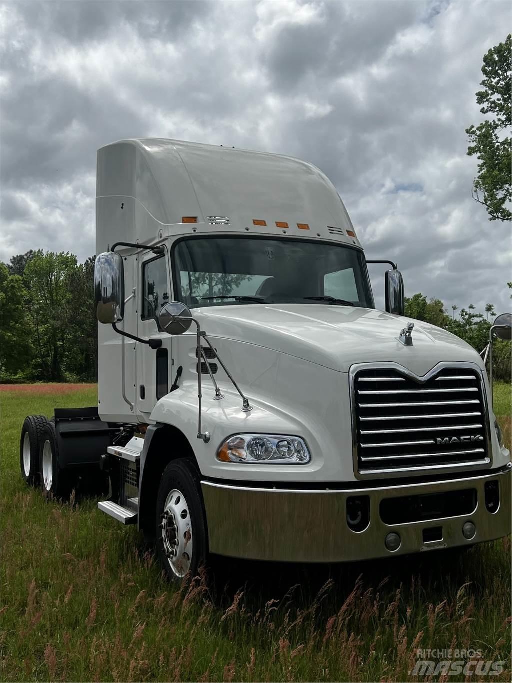 Mack CXU613 Trekkvogner