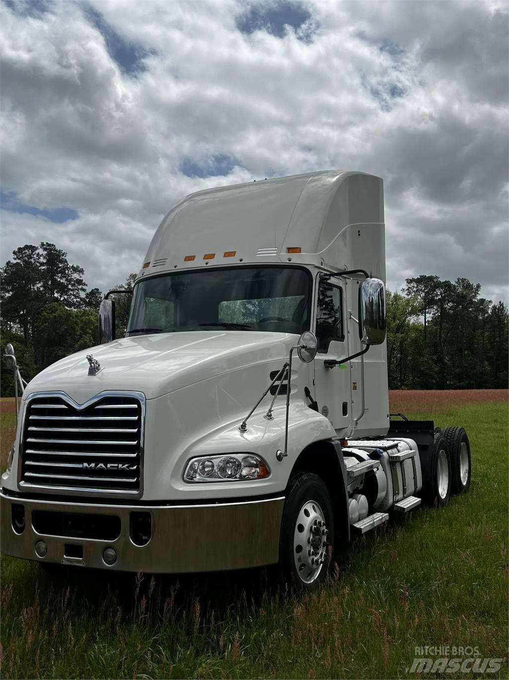 Mack CXU613 Trekkvogner