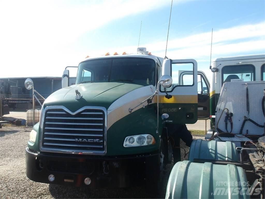 Mack CXU613 Trekkvogner