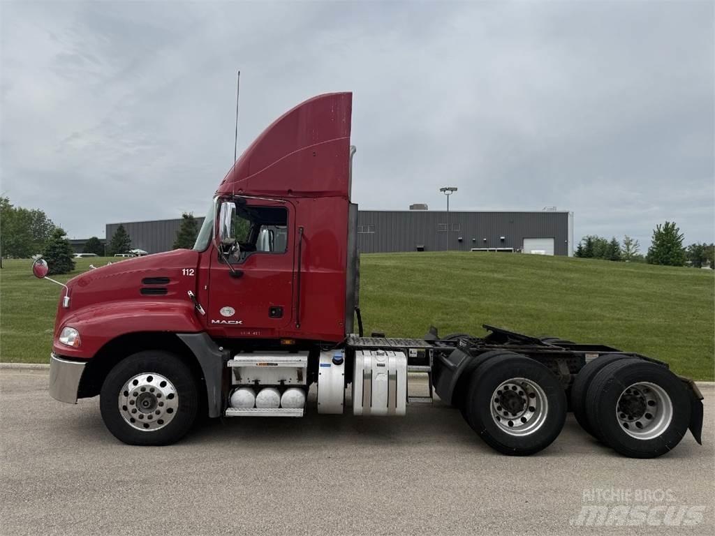Mack CXU613 Trekkvogner