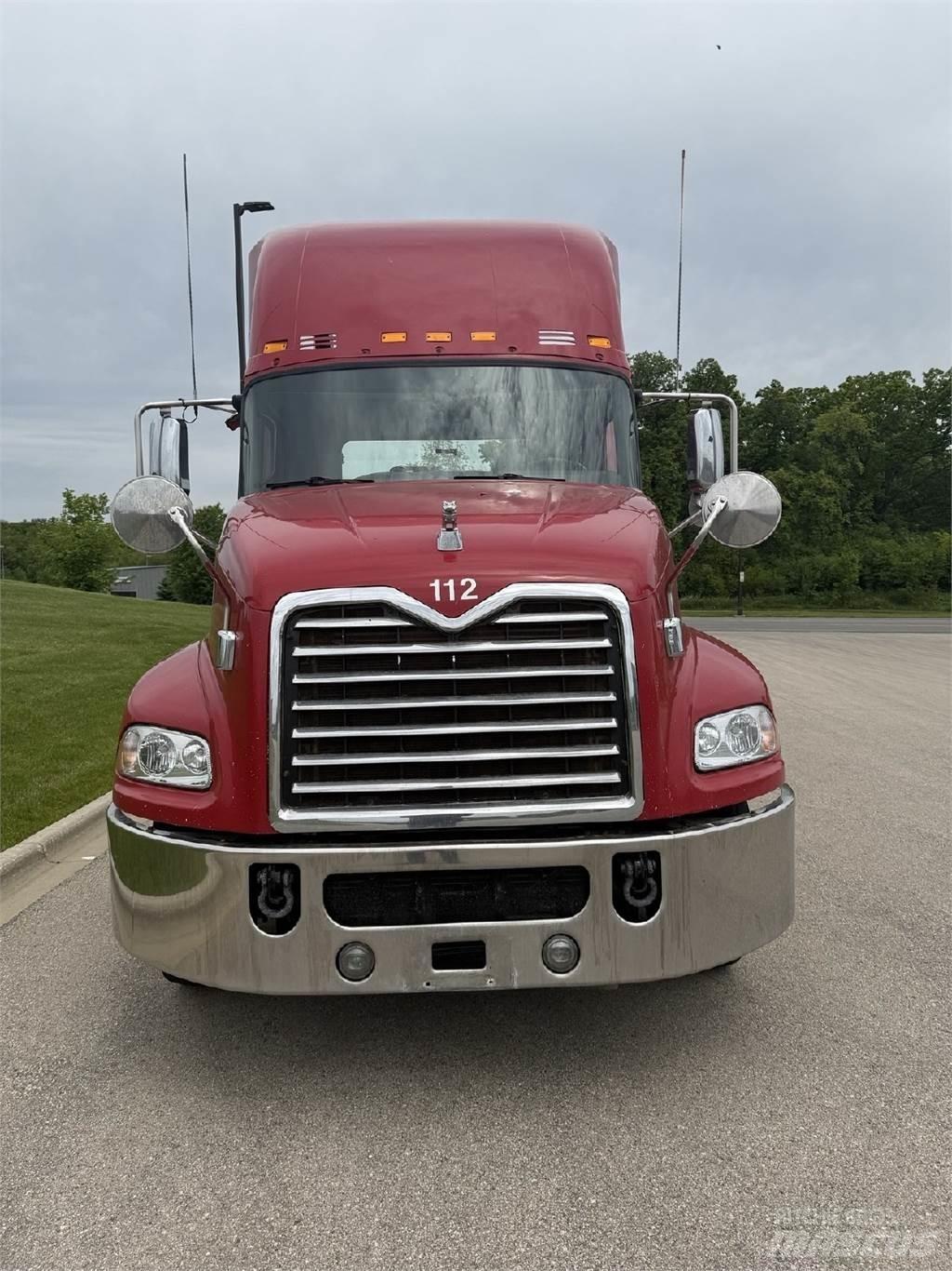 Mack CXU613 Trekkvogner