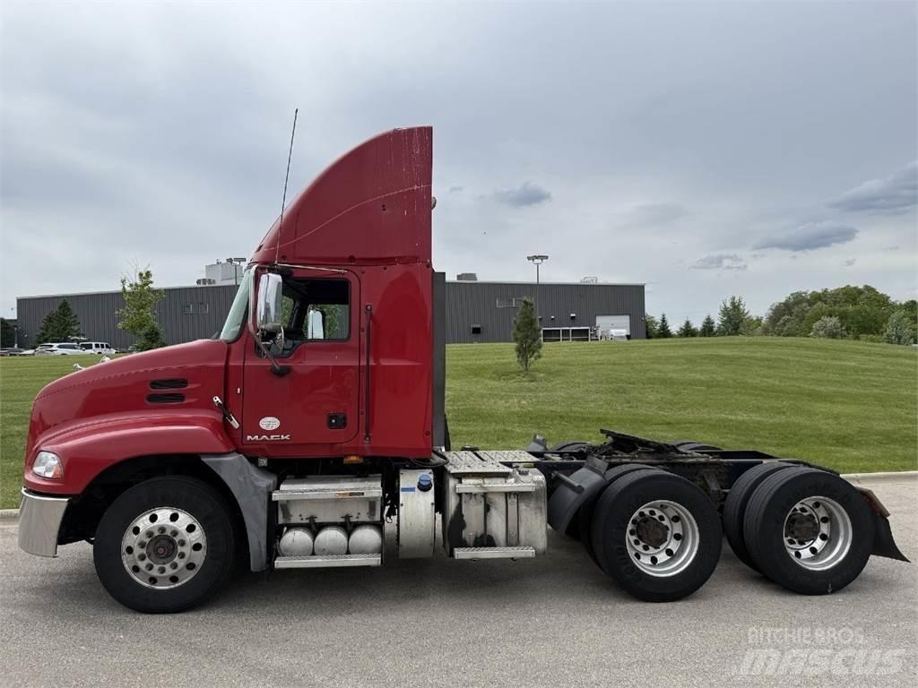 Mack CXU613 Trekkvogner