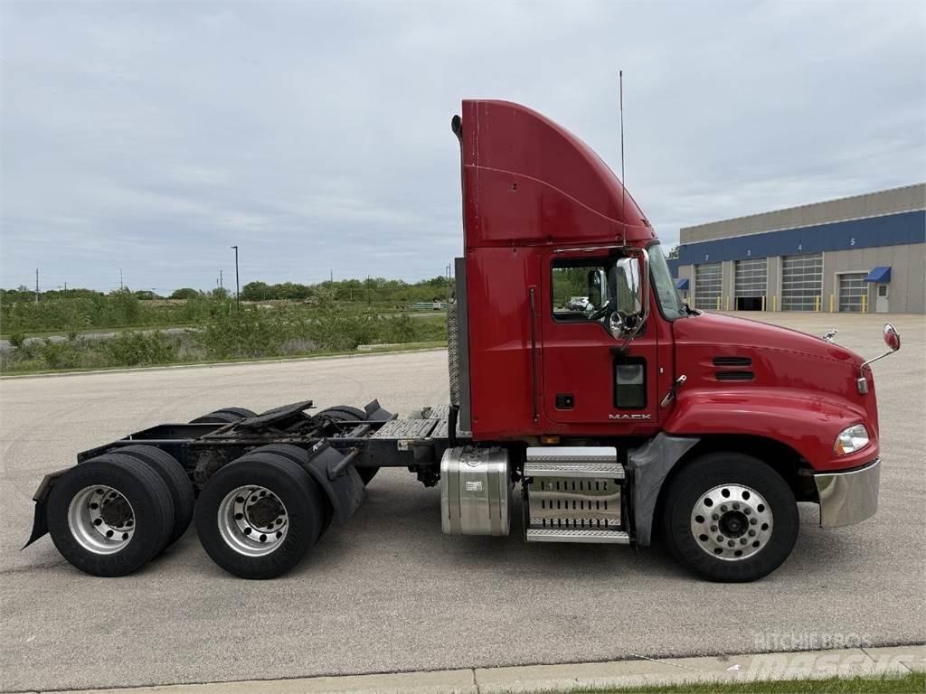 Mack CXU613 Trekkvogner