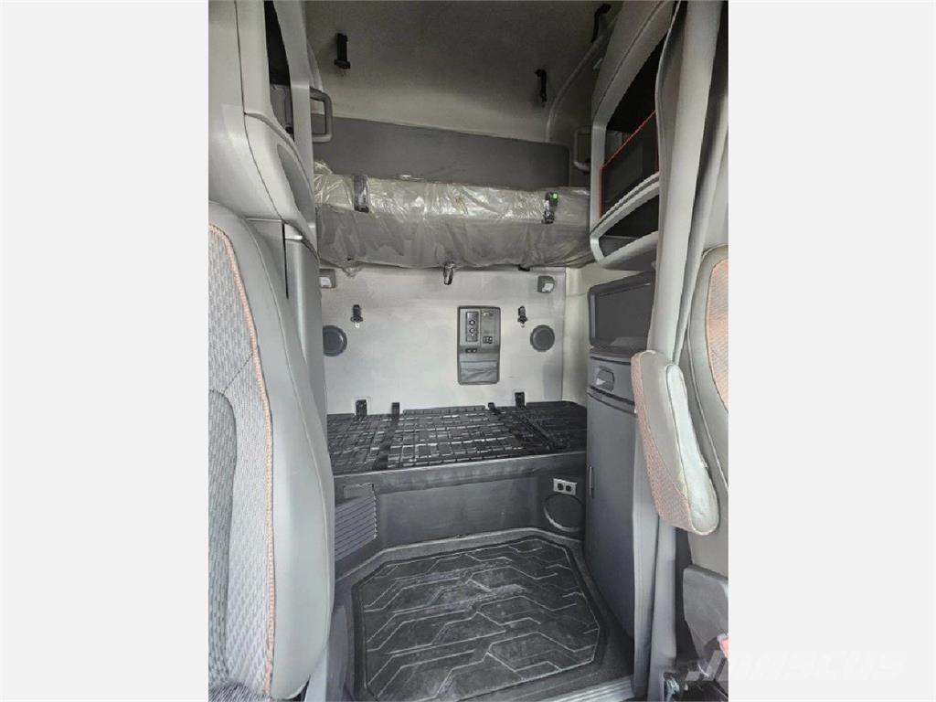 Volvo VNL64T760 Trekkvogner