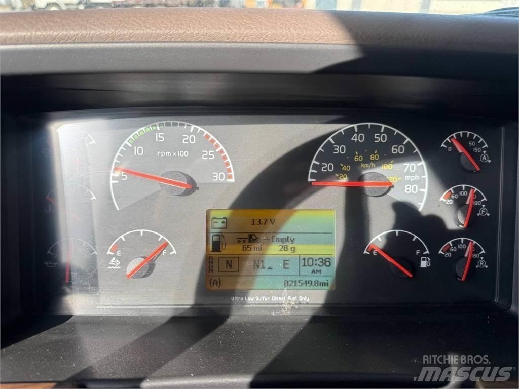 Volvo VNL670 Trekkvogner