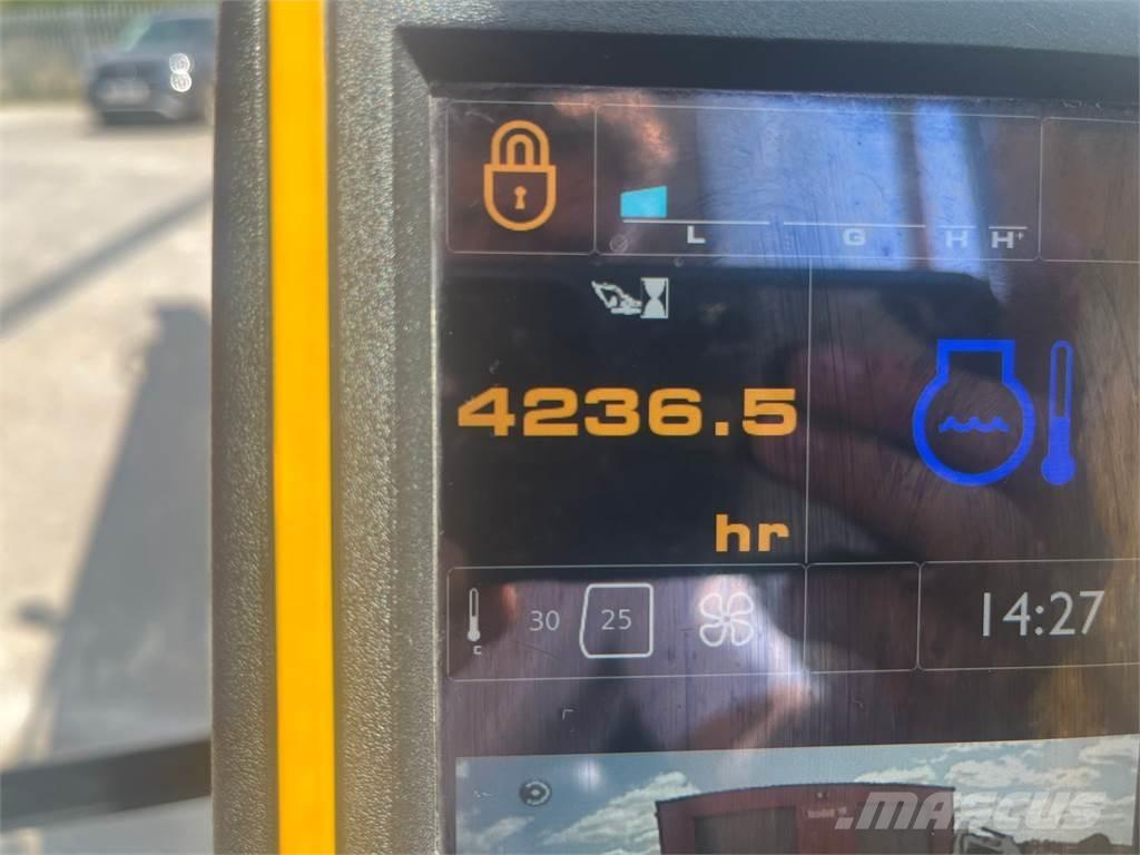 JCB JS130 LC Beltegraver