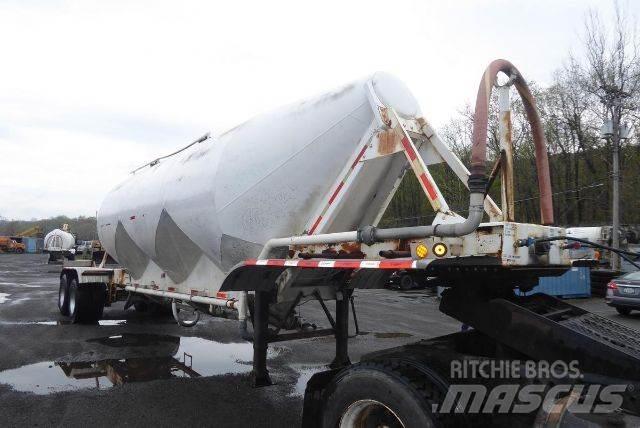 Fruehauf Bulk Tanktrailere