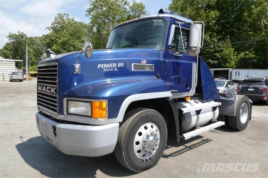 Mack CH612 Chassis