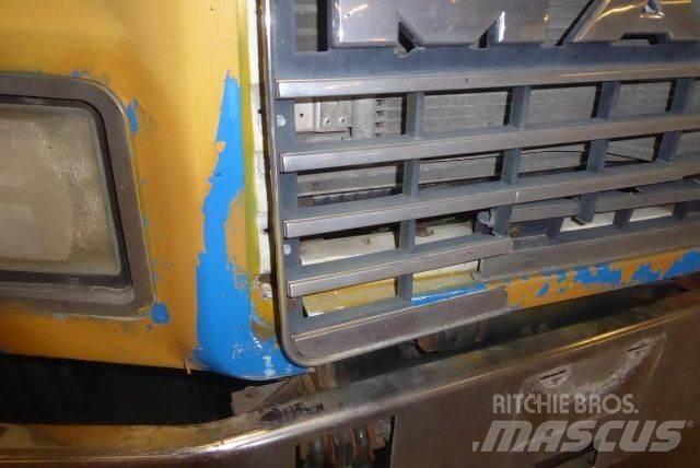 Mack CH613 Chassis
