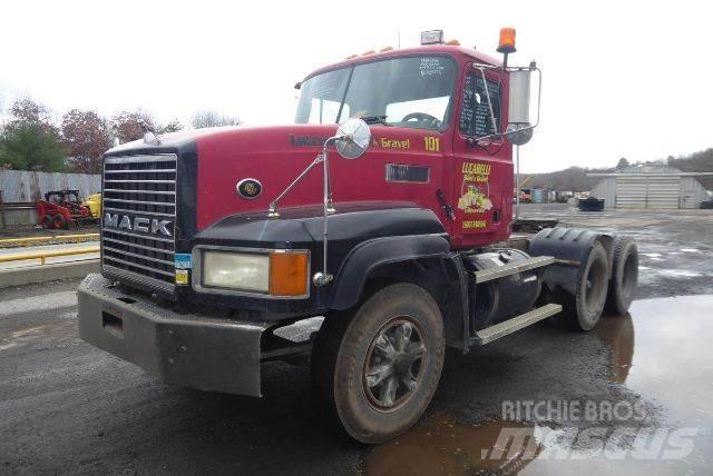 Mack CL713 Chassis