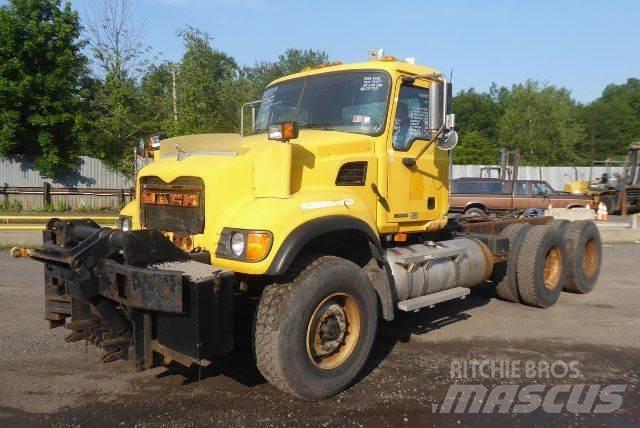 Mack CV713 Chassis