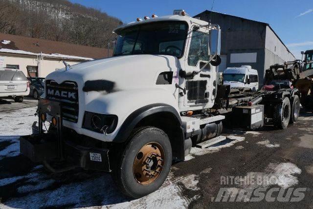 Mack CV713 Chassis