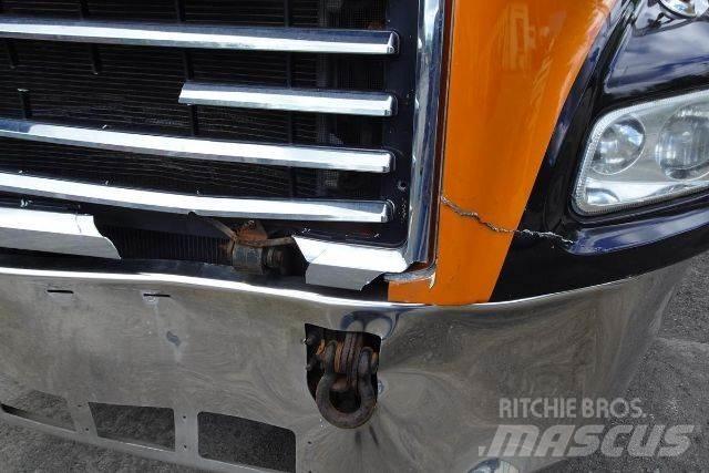 Mack CX612 Chassis