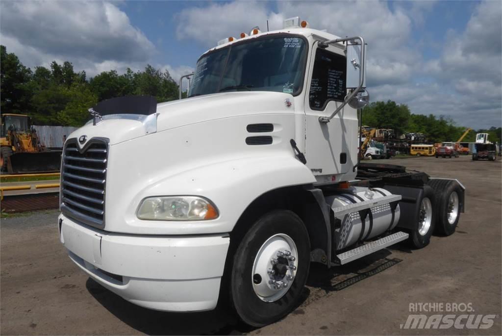 Mack CX613 Chassis