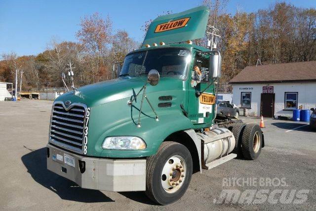 Mack CXN612 Chassis