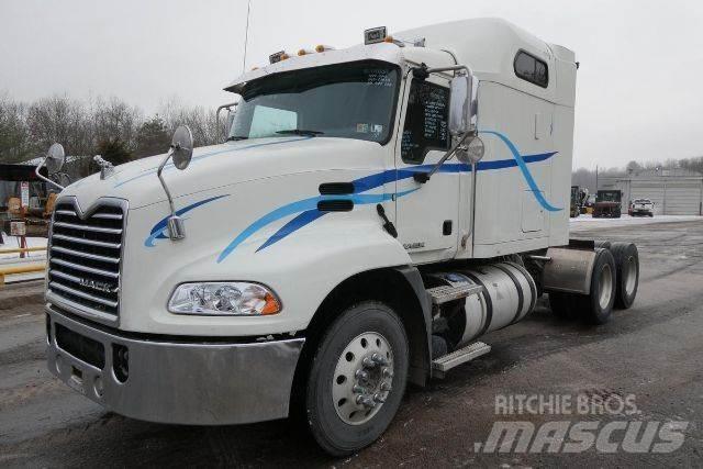Mack CXU613 Trekkvogner