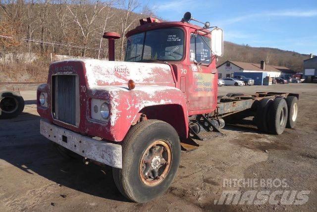 Mack R611 Chassis