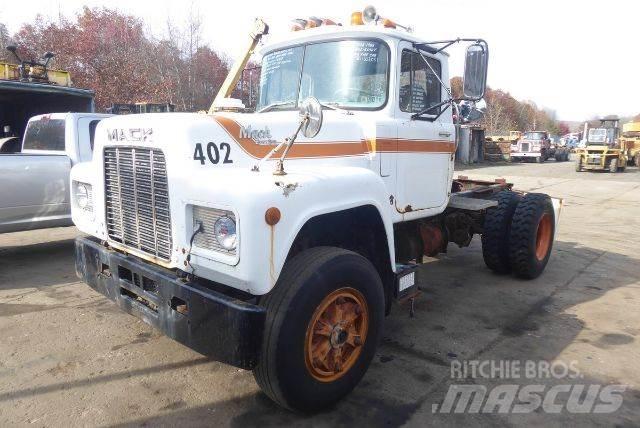 Mack R690T Chassis