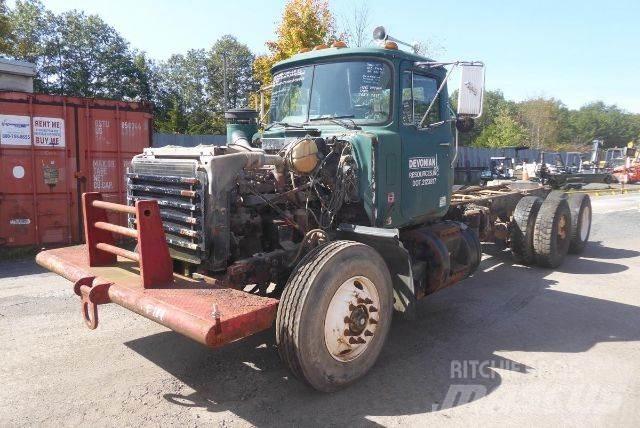 Mack RD688S Chassis