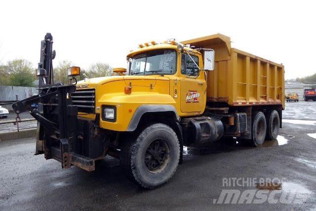 Mack RD690S Tippbil