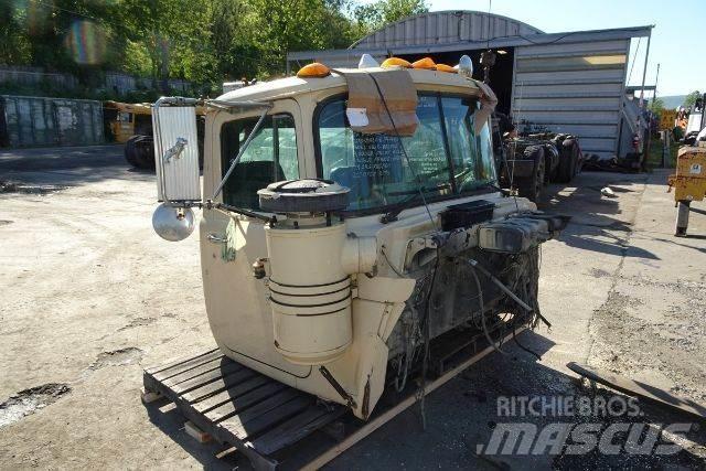 Mack RD690S Førerhus og Interiør